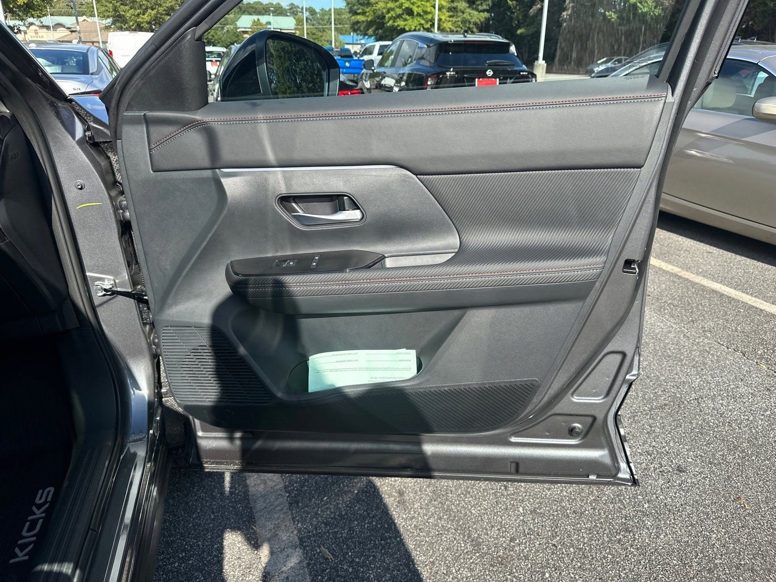 New 2026 Nissan Kicks SR image 14