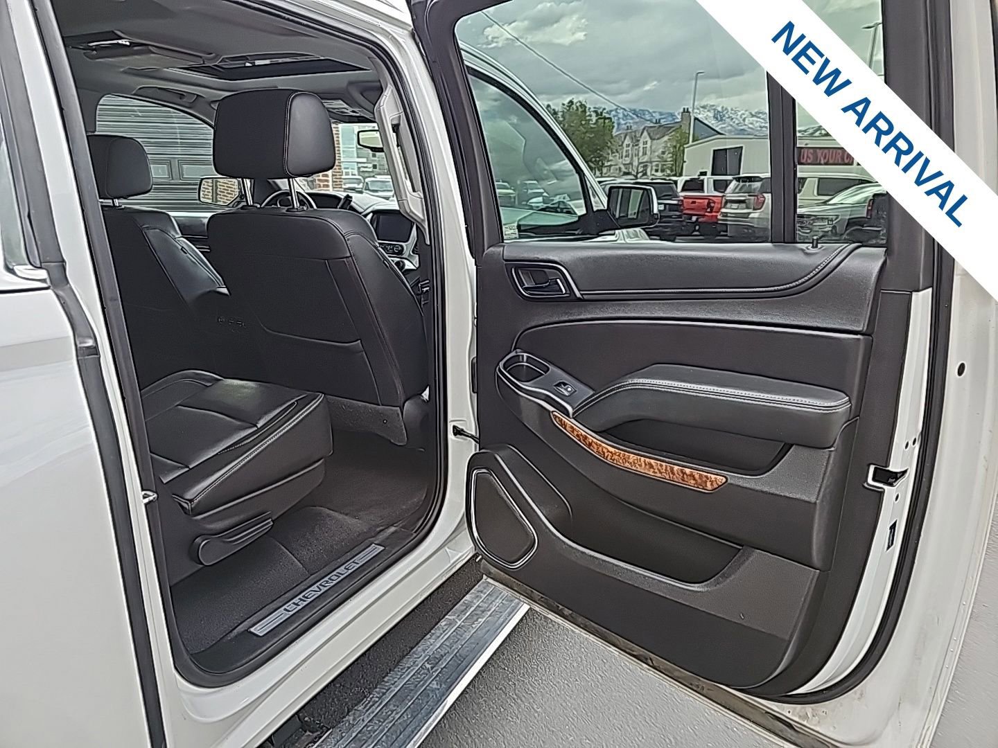Used 2019 Chevrolet Suburban Premier AWD/4WD image 23