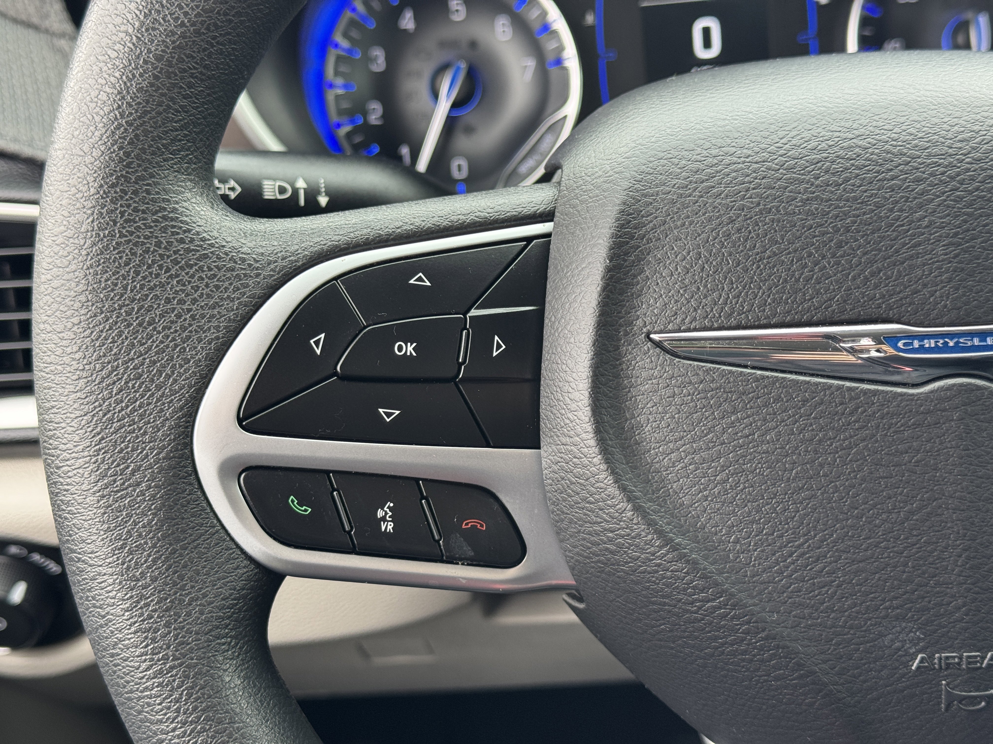 Used 2018 Chrysler Pacifica Touring Plus image 34