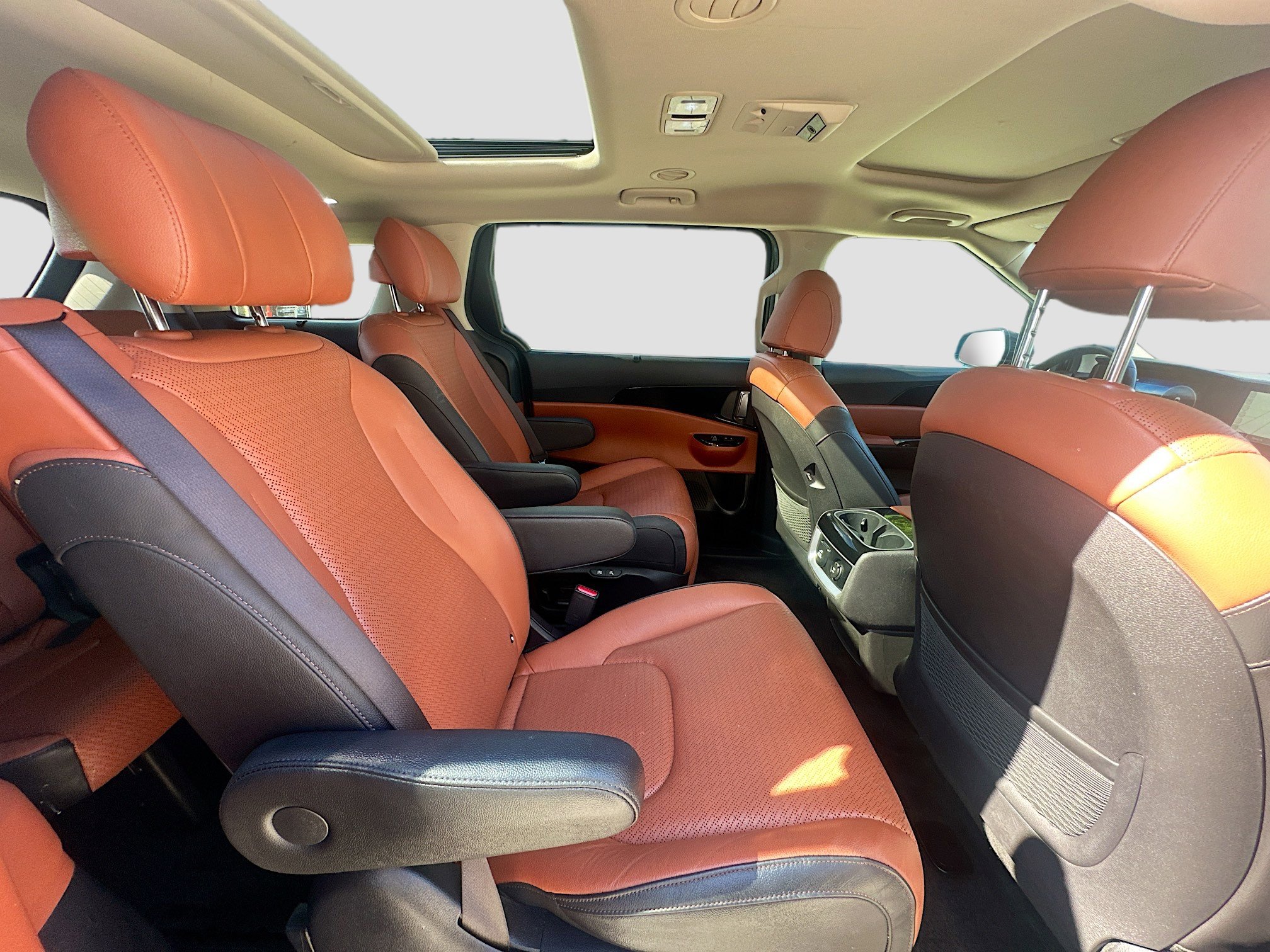 Used 2024 Kia Carnival SX Prestige image 30