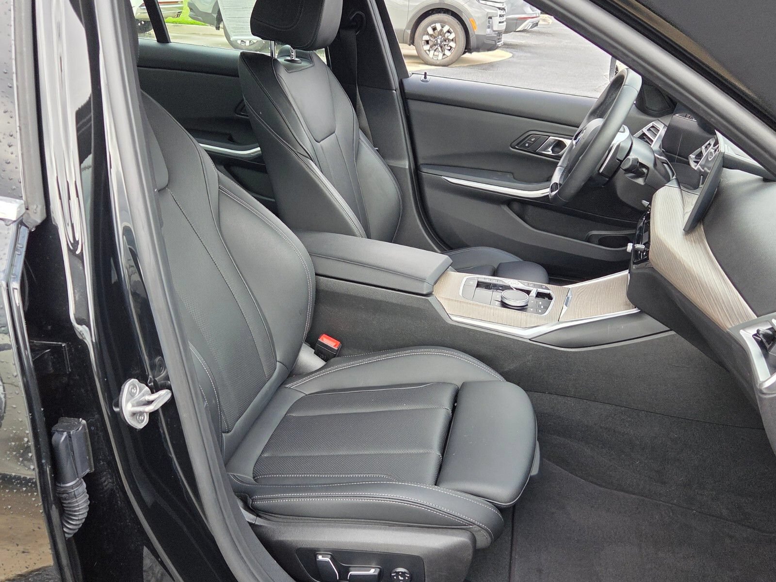 Used 2025 BMW 330i Sedan RWD image 15