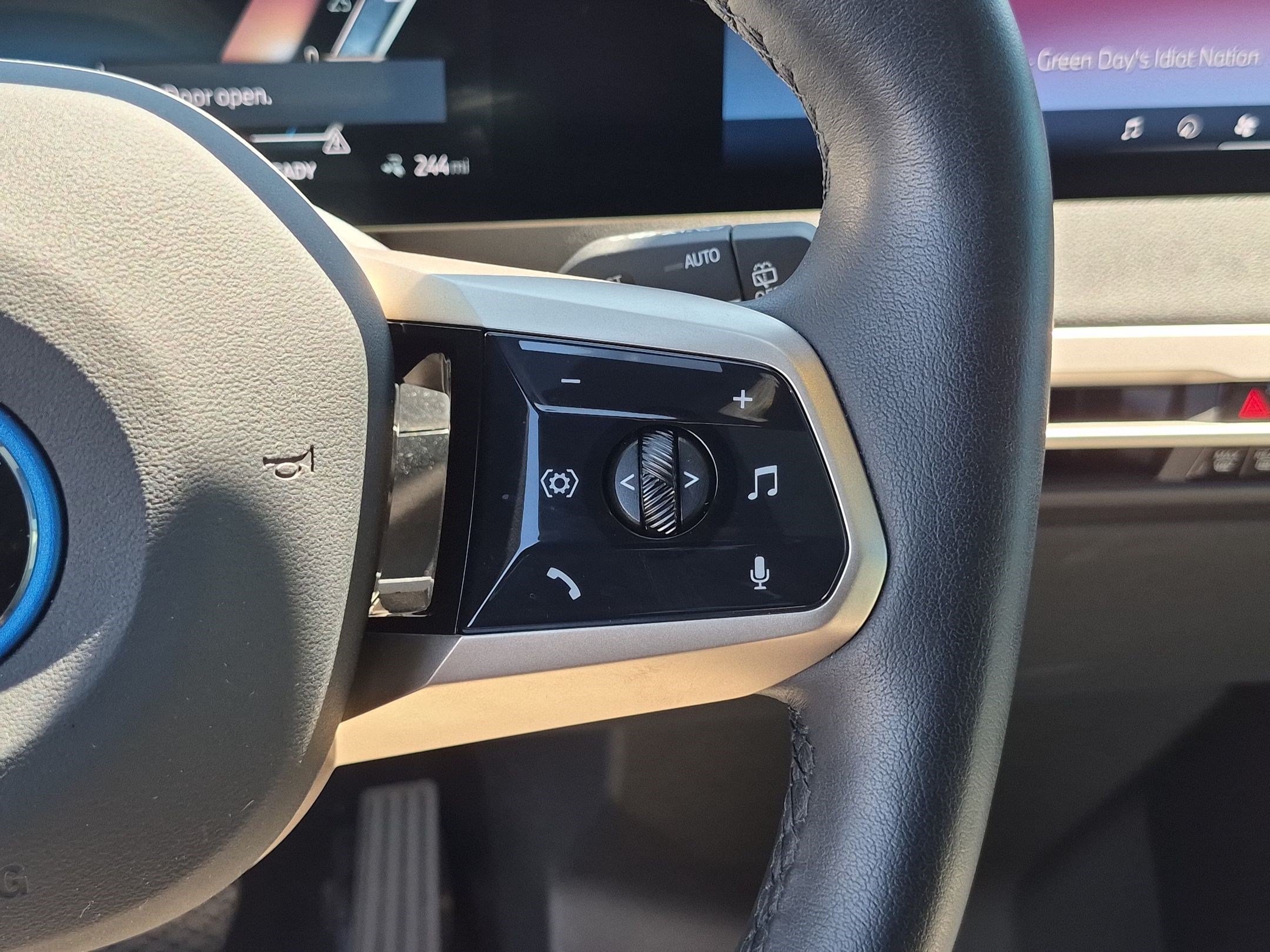 Certified 2025 BMW iX xDrive50 AWD/4WD image 19