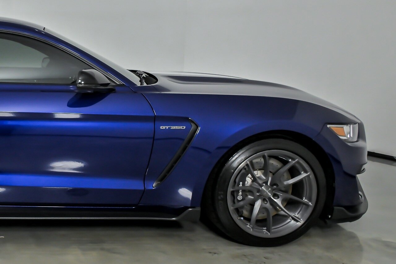 Used 2016 Ford Mustang Shelby GT350 w/ Technology Package RWD image 12