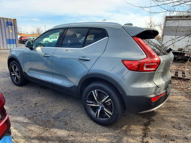 Used 2025 Volvo XC40 B5 Core AWD/4WD image 4
