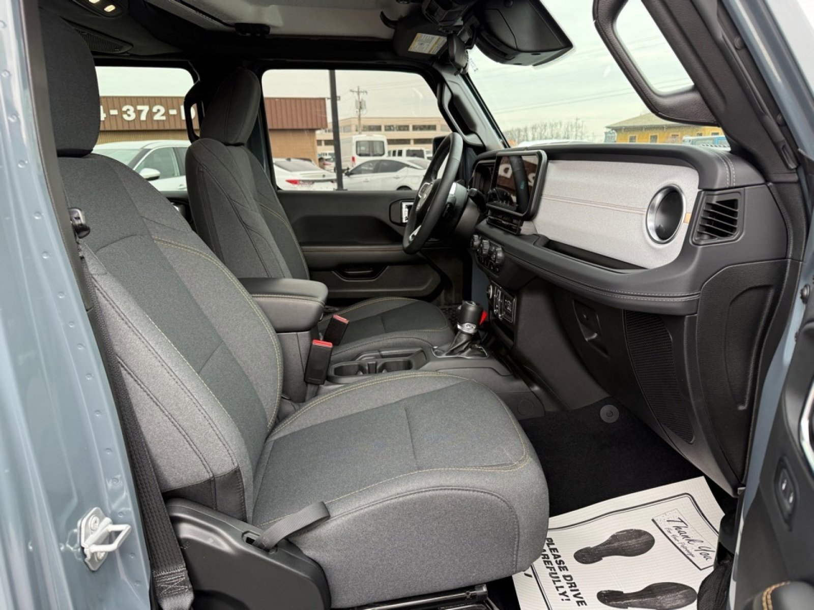 Used 2025 Jeep Wrangler Unlimited Sahara image 25