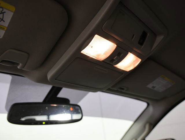 Used 2017 Nissan Titan SV AWD/4WD image 10