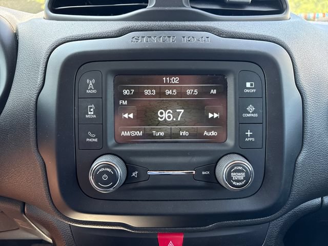Used 2017 Jeep Renegade Latitude FWD image 14