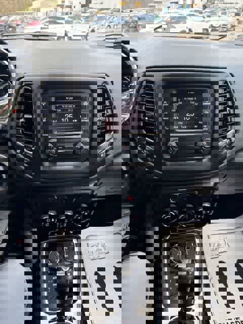 Used 2018 Jeep Compass Latitude w/ Cold Weather Group image 19