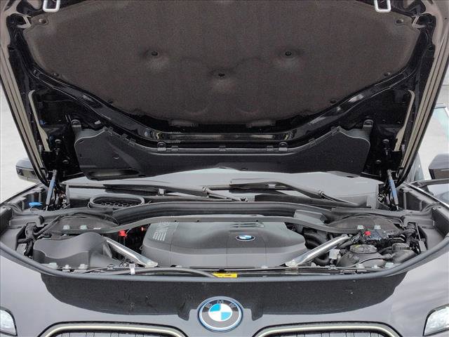 New 2026 BMW 750e xDrive image 17