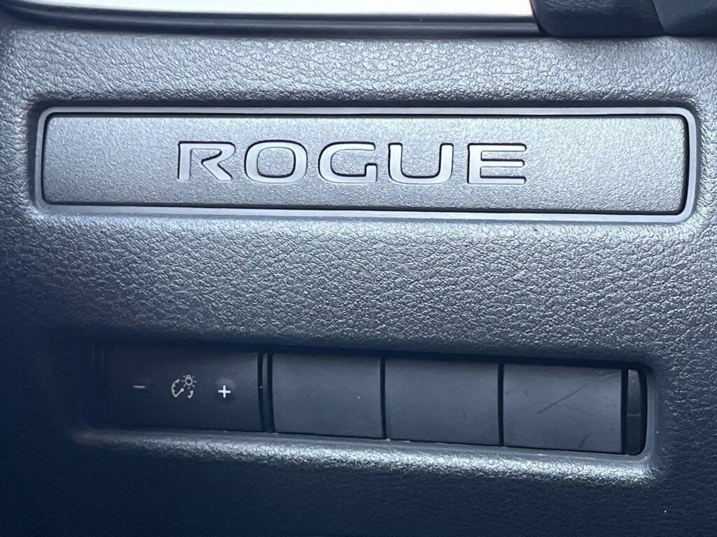 Certified 2022 Nissan Rogue S image 14