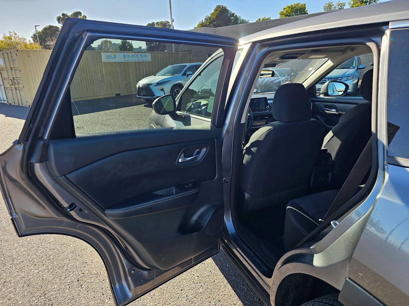 Used 2024 Nissan Rogue SV FWD image 15