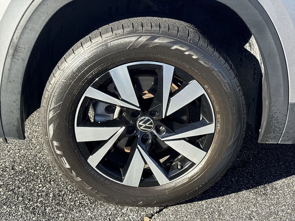 Used 2022 Volkswagen Atlas Cross Sport SE image 31