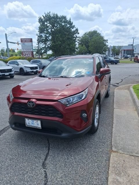 Used 2019 Toyota RAV4 XLE w/ Carpet Mat Package AWD/4WD image 3