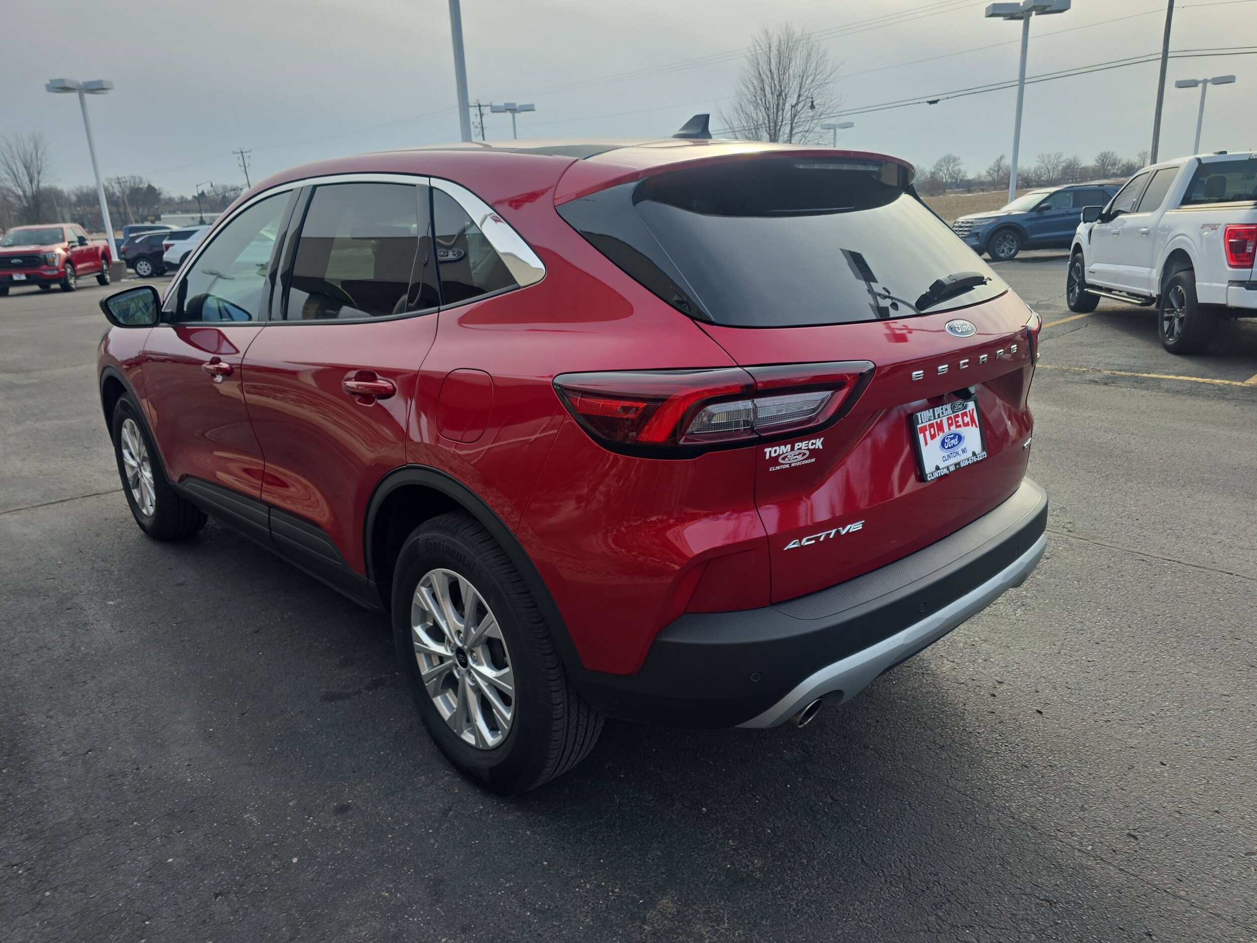 Used 2023 Ford Escape Active w/ Tech Pack #1 AWD/4WD image 3