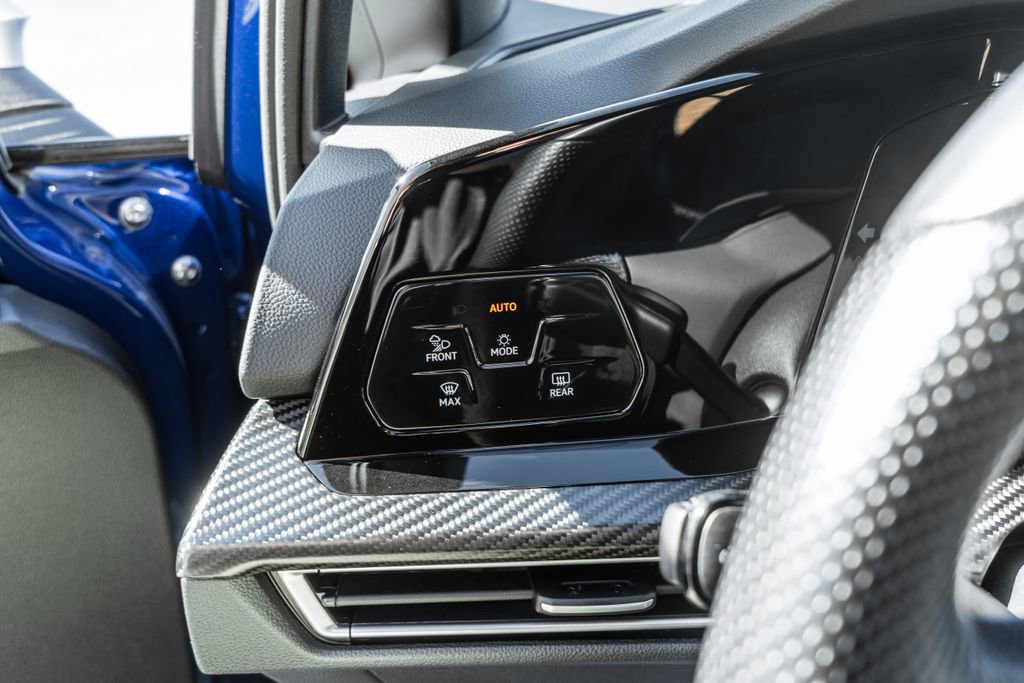 Used 2024 Volkswagen Golf R 4-Door image 17