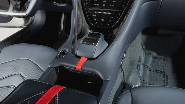 Used 2023 Aston Martin DBS Coupe image 18