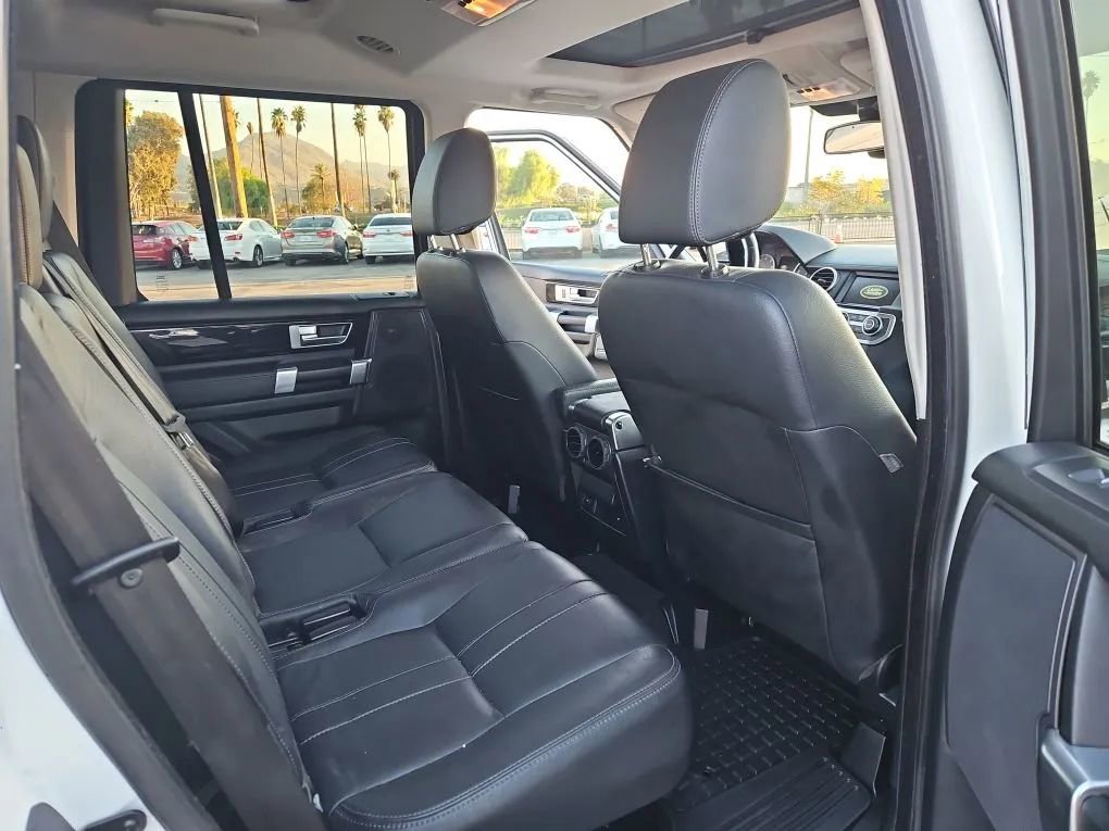 Used 2016 Land Rover LR4 HSE Silver Edition image 28