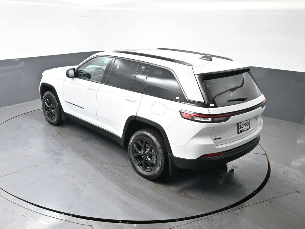 New 2026 Jeep Grand Cherokee Altitude image 34