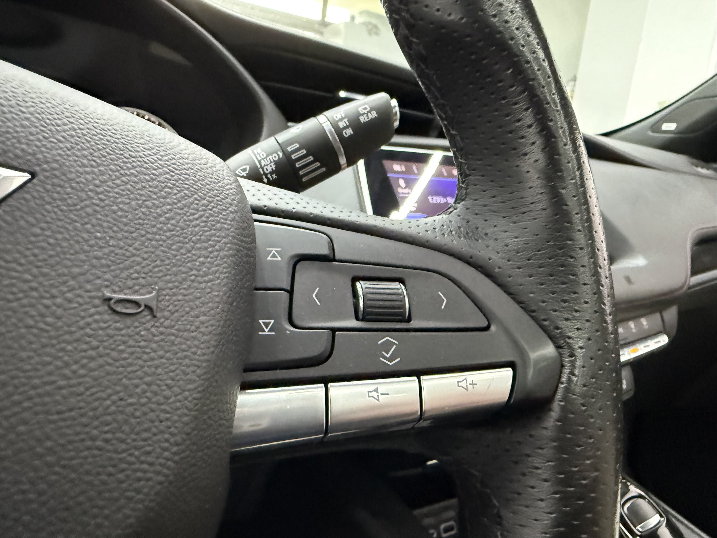 Used 2020 Cadillac XT4 Sport w/ Sun And Sound Package AWD/4WD image 16