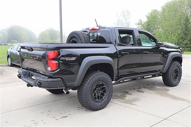New 2024 Chevrolet Colorado ZR2 w/ ZR2 Bison Edition image 6