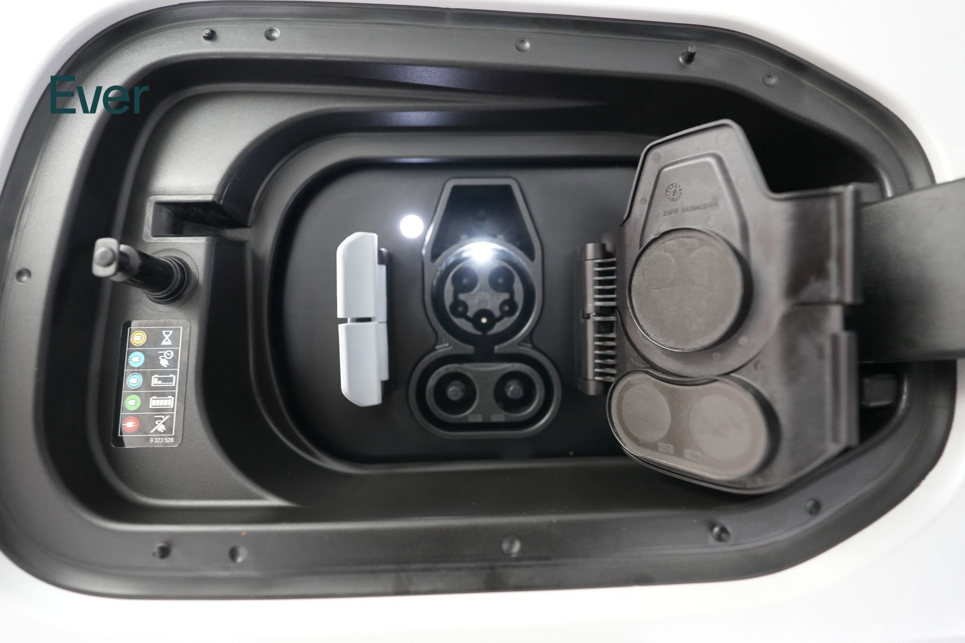 Used 2022 BMW iX xDrive50 w/ Premium Package AWD/4WD image 10