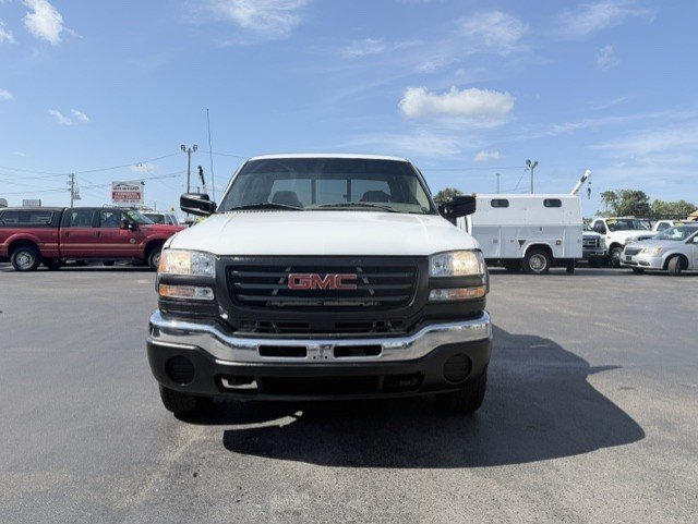 Used 2006 GMC Sierra 2500 W/T w/ Heavy-Duty Power Package AWD/4WD image 3