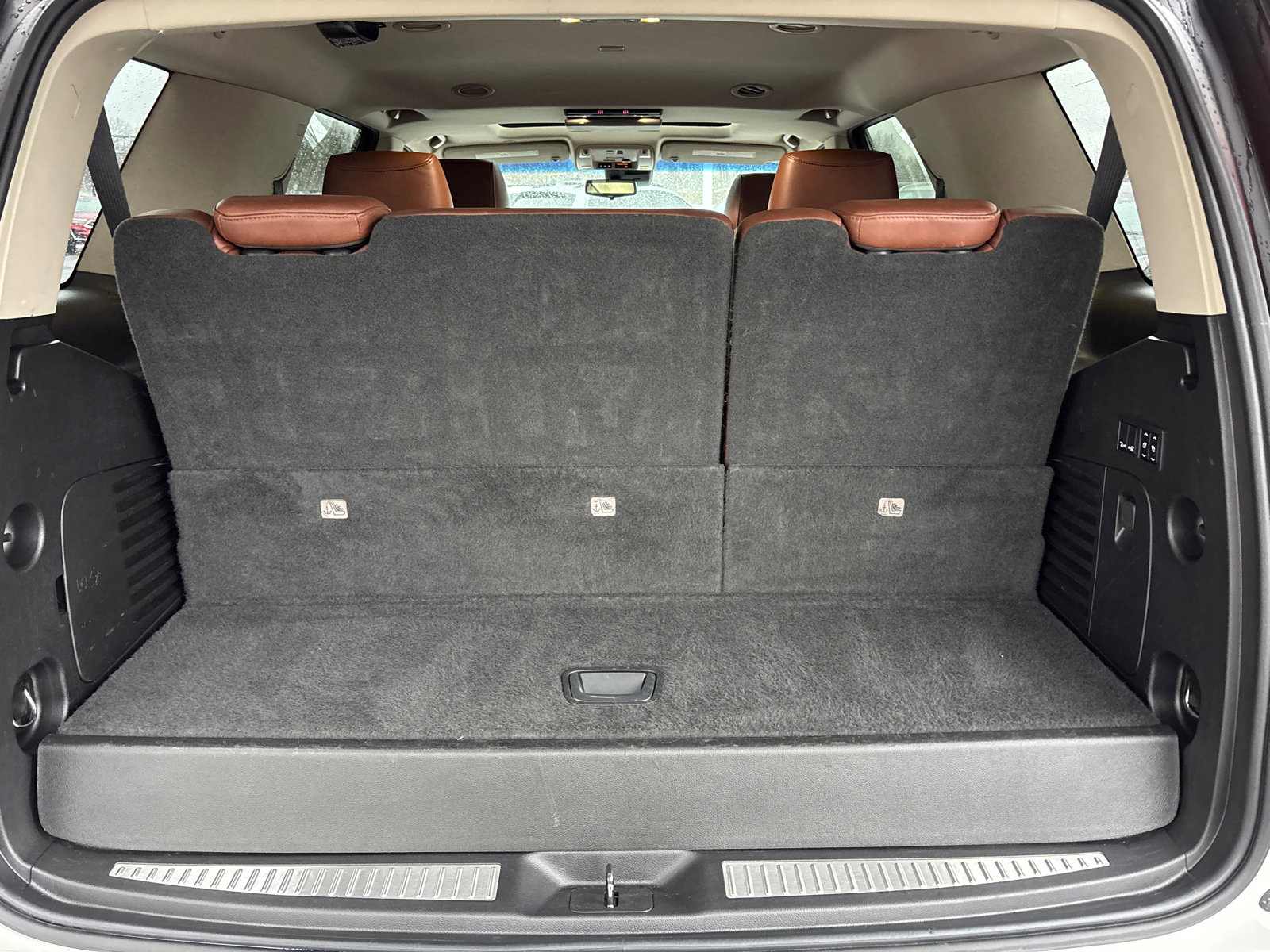 Used 2018 Cadillac Escalade Luxury image 9