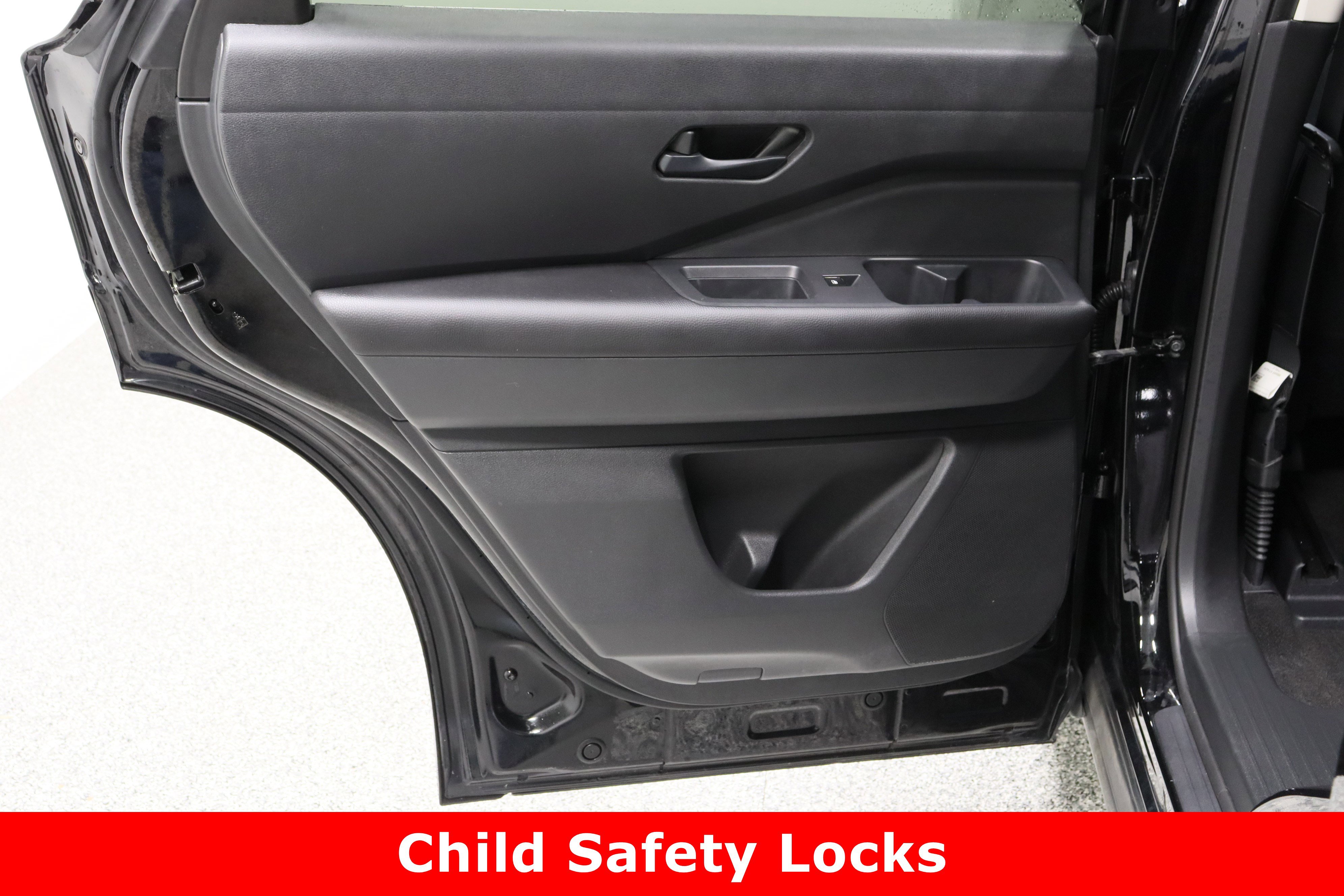 Used 2023 Nissan Pathfinder S image 26