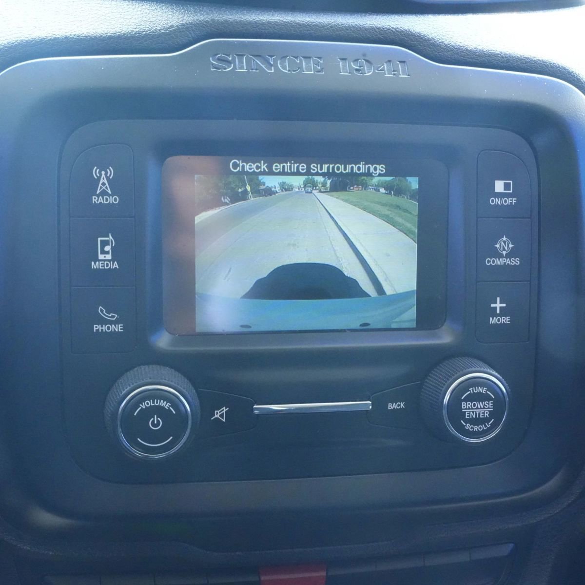 Used 2015 Jeep Renegade Latitude w/ Popular Equipment Group image 22