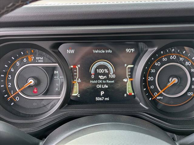 Used 2025 Jeep Gladiator Rubicon AWD/4WD image 15