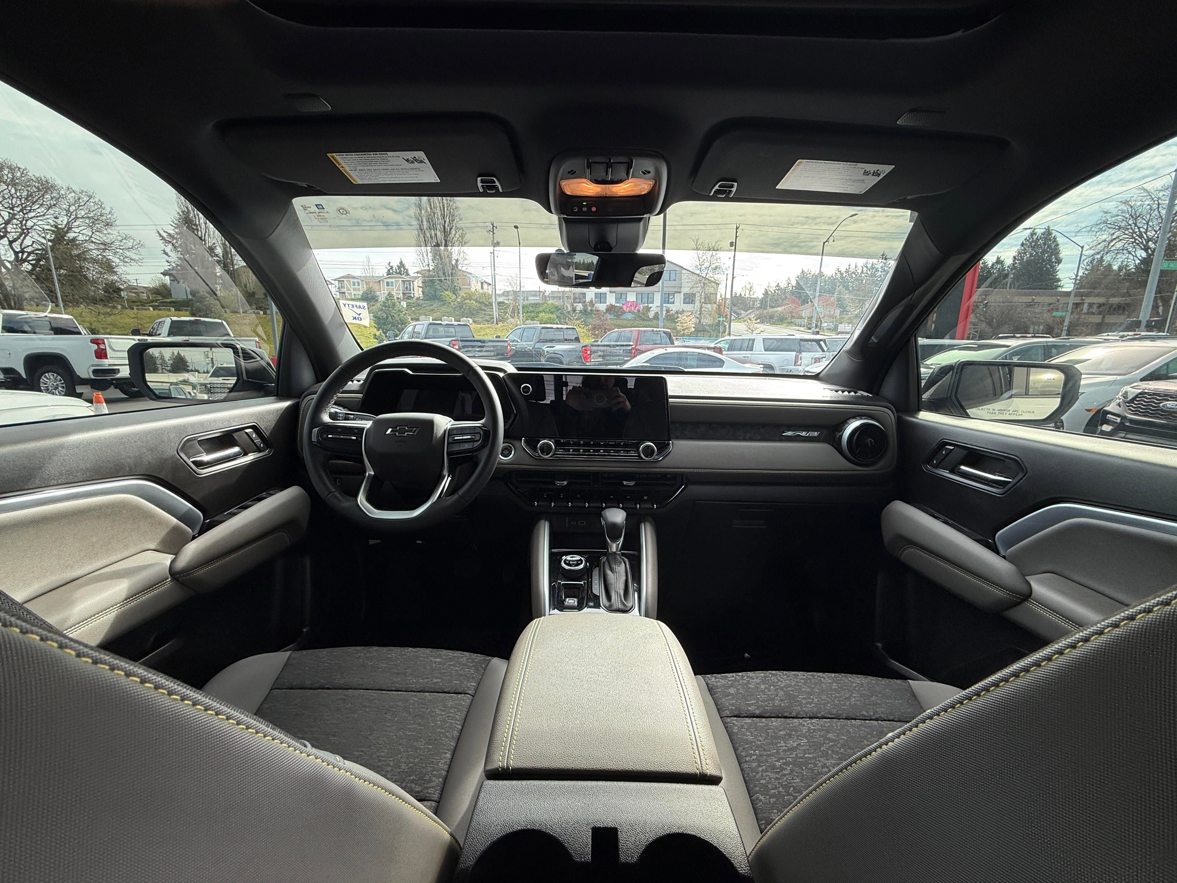 Used 2024 Chevrolet Colorado ZR2 w/ Technology Package image 13