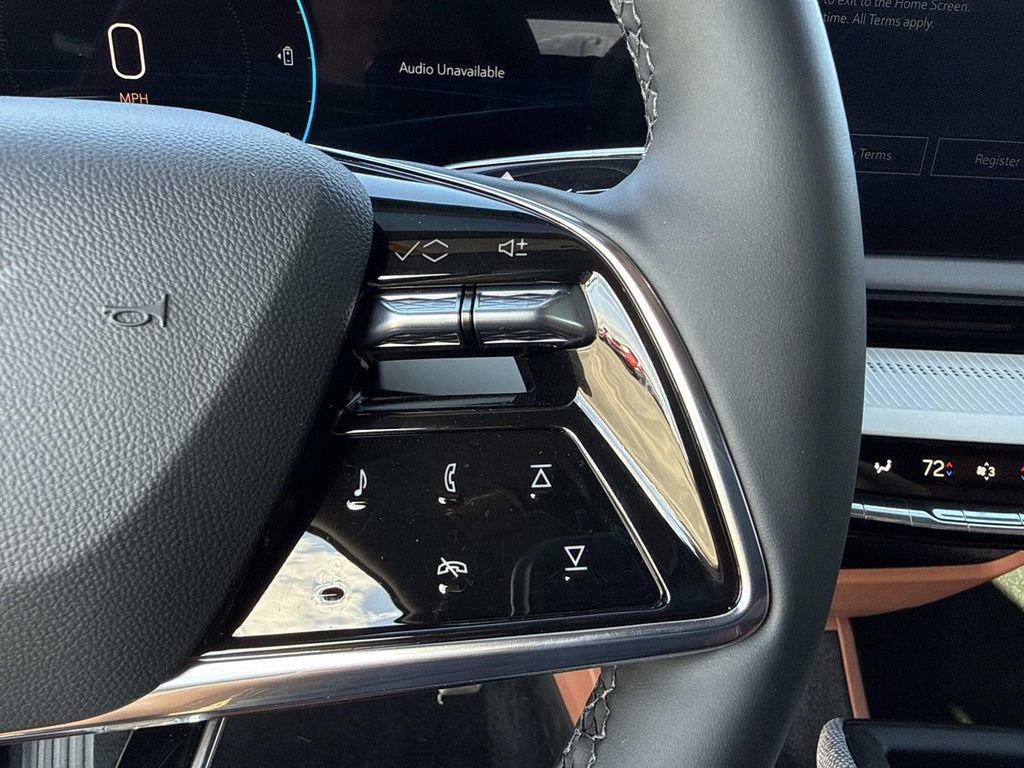 New 2026 Cadillac Optiq Luxury 2 image 27