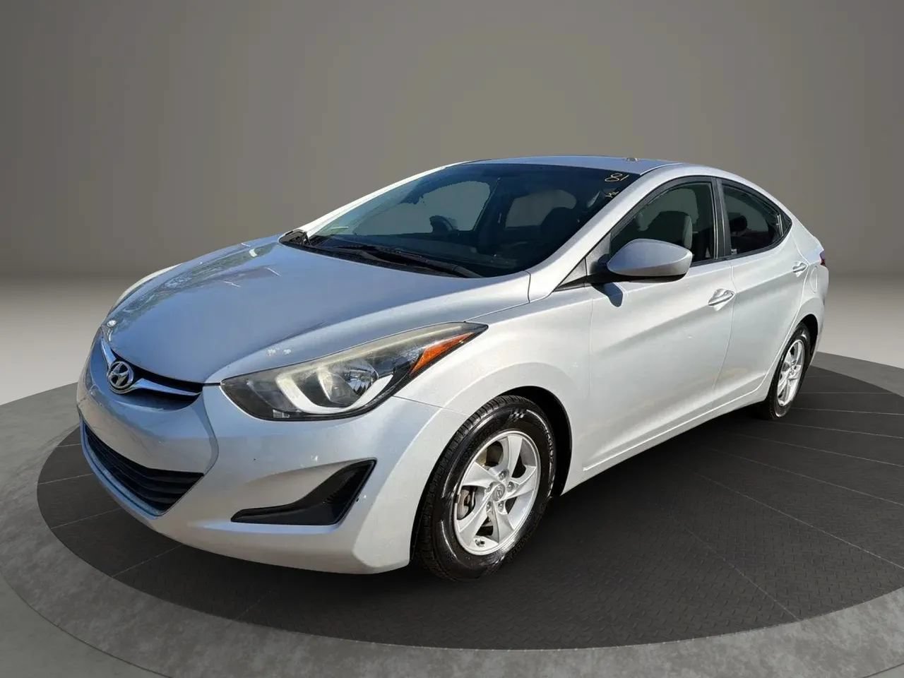 Used 2015 Hyundai Elantra SE FWD image 1