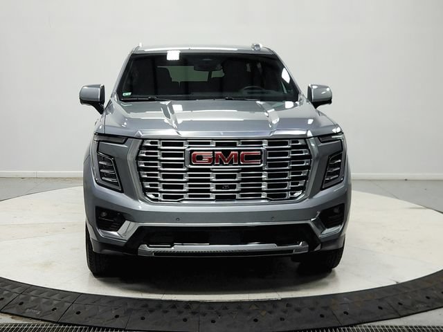 Used 2025 GMC Yukon Denali RWD image 3