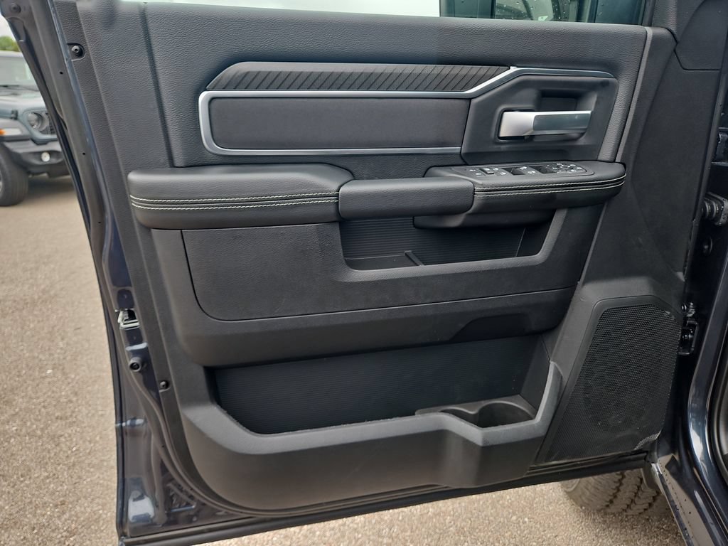 New 2026 RAM 2500 Big Horn AWD/4WD image 17