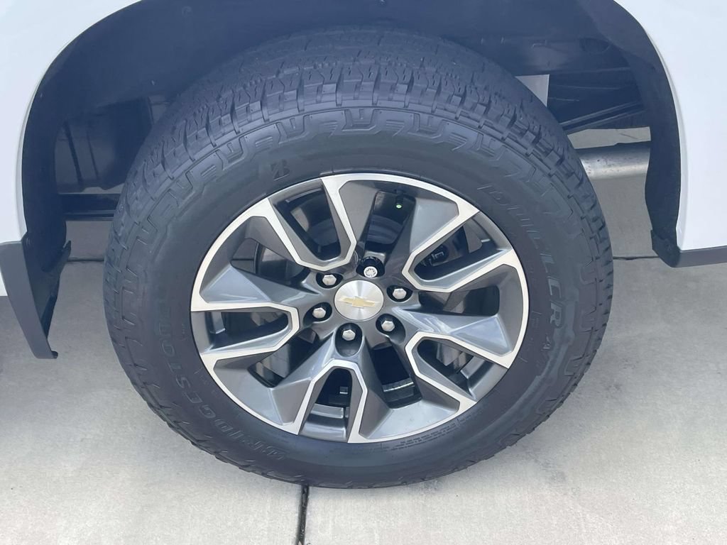 Used 2022 Chevrolet Silverado 1500 LT AWD/4WD image 10