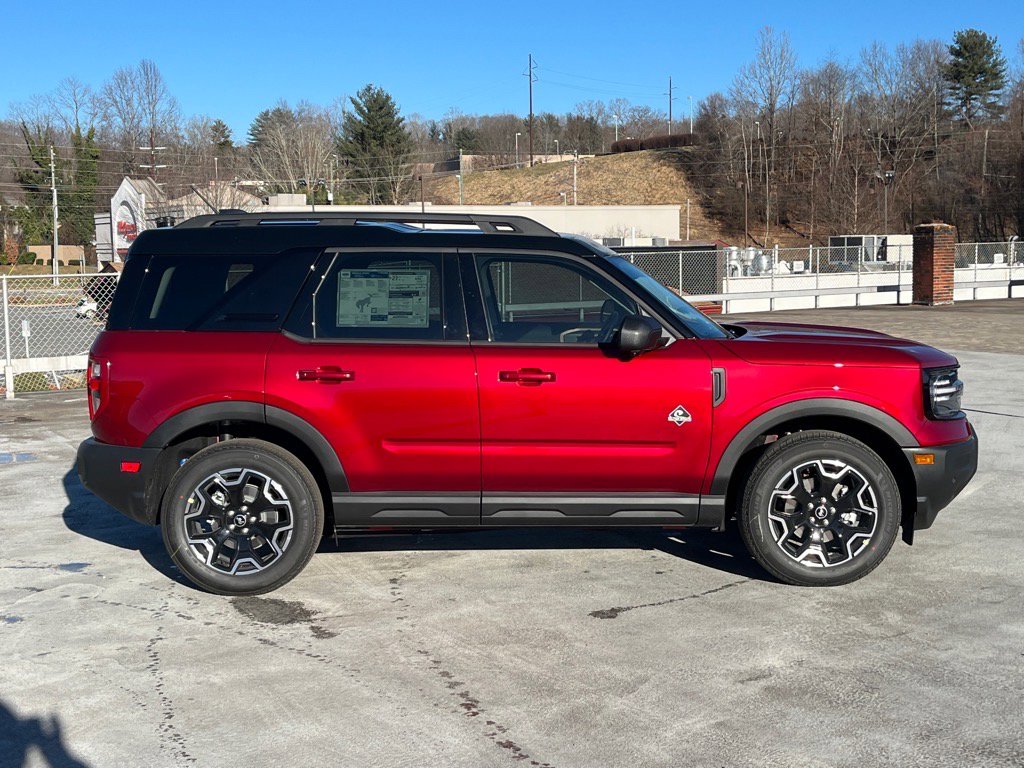 New 2025 Ford Bronco Sport Outer Banks w/ Outer Banks Tech Package+ image 2