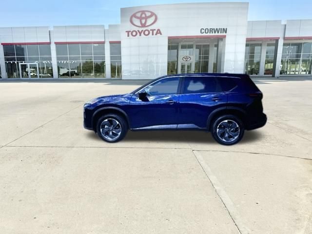 Used 2025 Nissan Rogue SV FWD image 13