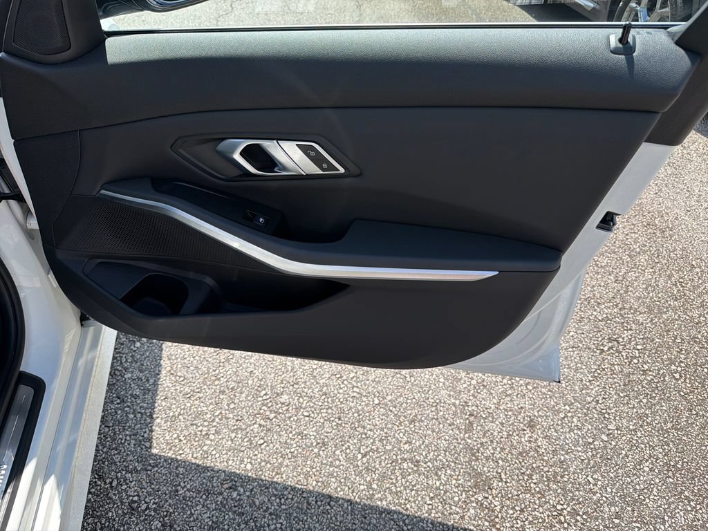 Used 2019 BMW 330i Sedan w/ Convenience Package RWD image 14