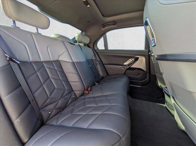 Used 2024 BMW 740i image 22