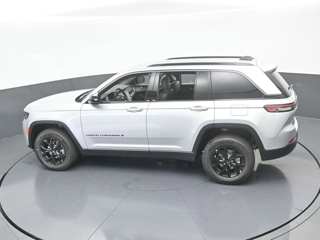 New 2026 Jeep Grand Cherokee Altitude RWD image 41