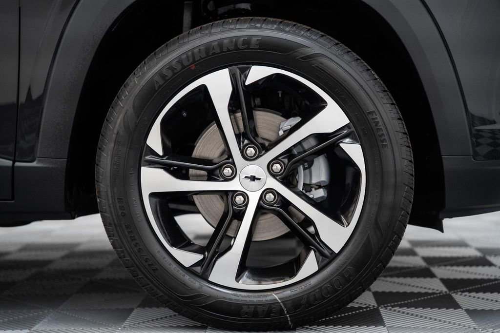 New 2026 Chevrolet Trax RS w/ Sunroof Package FWD image 18