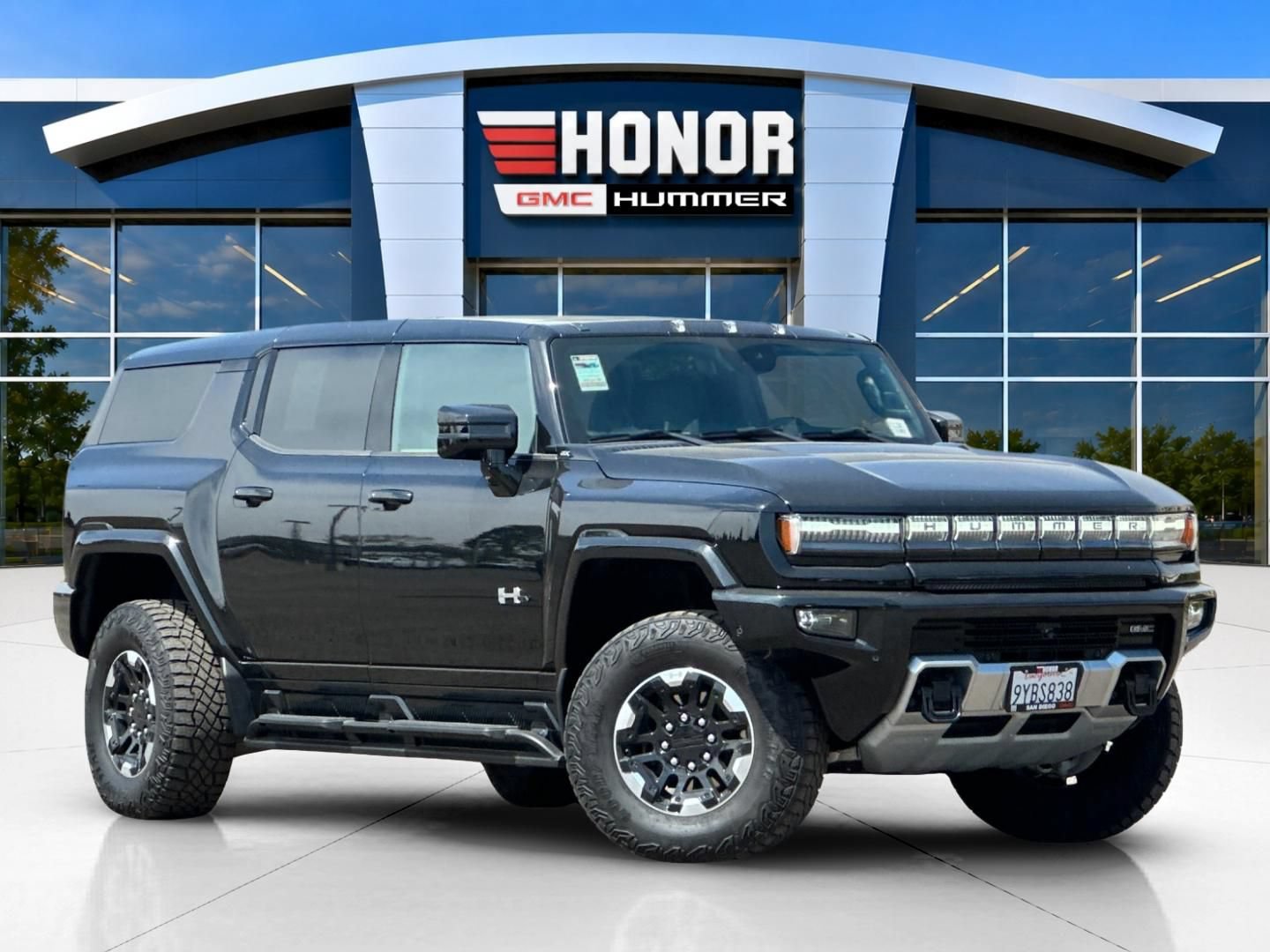 Used 2024 GMC Hummer EV 2X w/ Extreme Off-Road Package AWD/4WD image 2