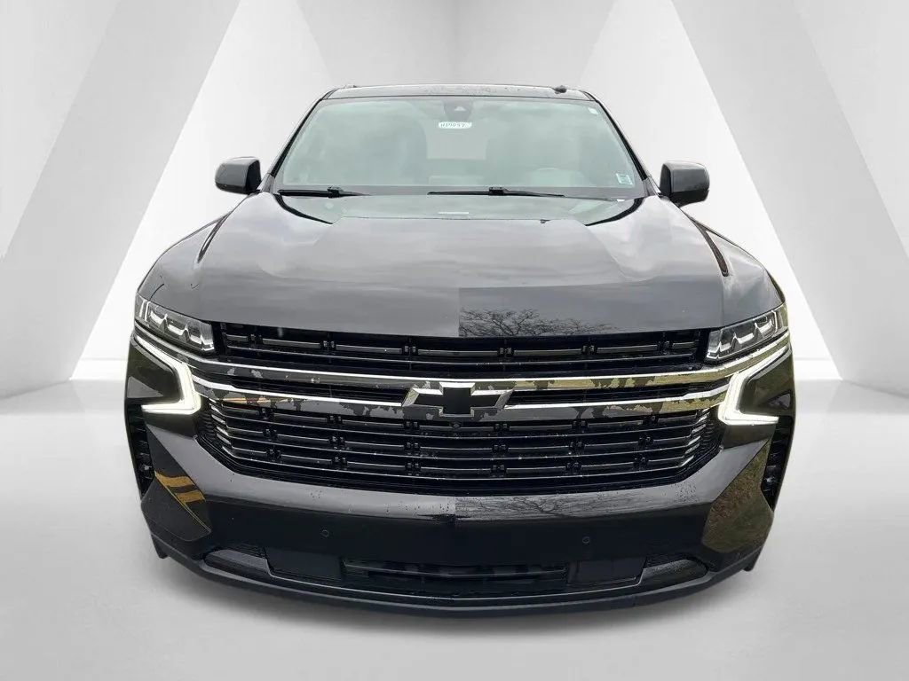 Used 2021 Chevrolet Tahoe RST w/ Luxury Package image 2