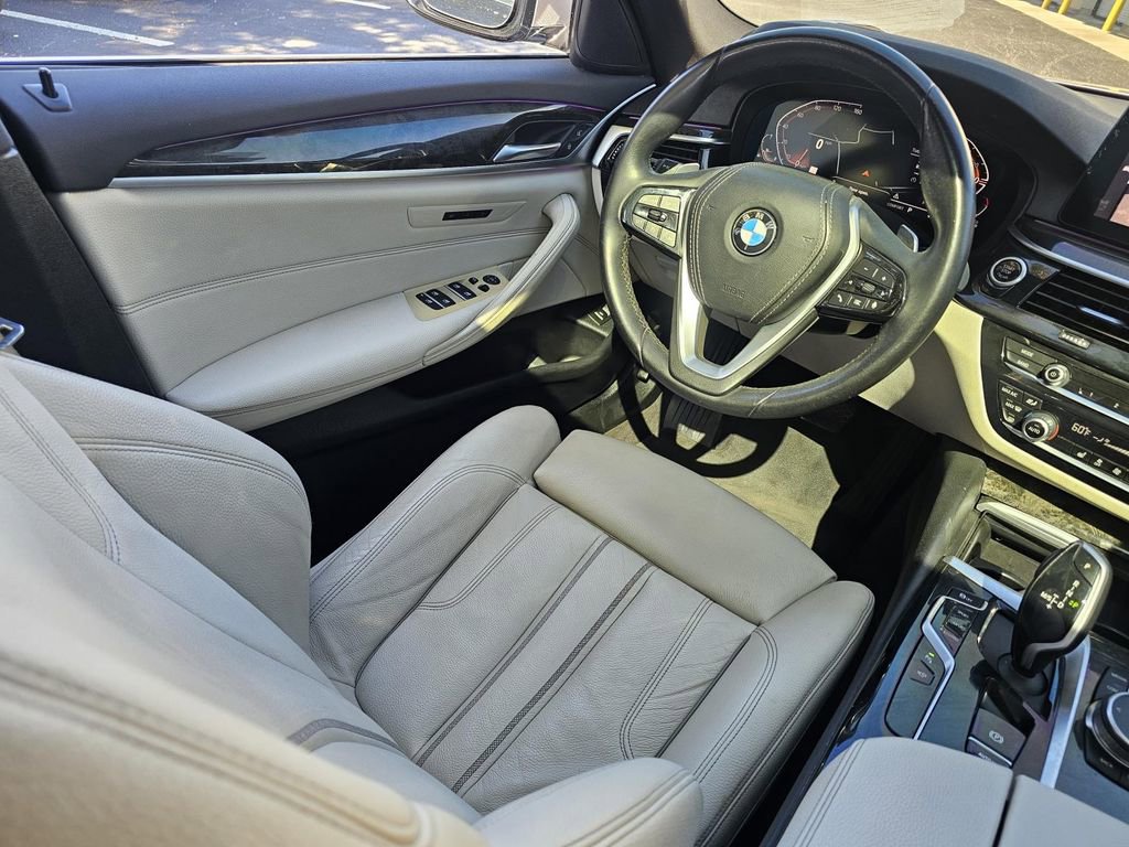 Used 2021 BMW 540i w/ Convenience Package image 27