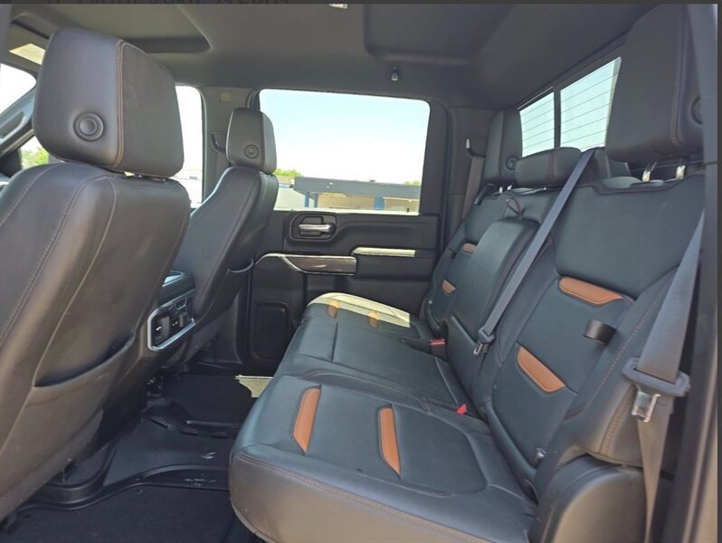 Used 2022 GMC Sierra 3500 AT4 w/ AT4 Preferred Package AWD/4WD image 4