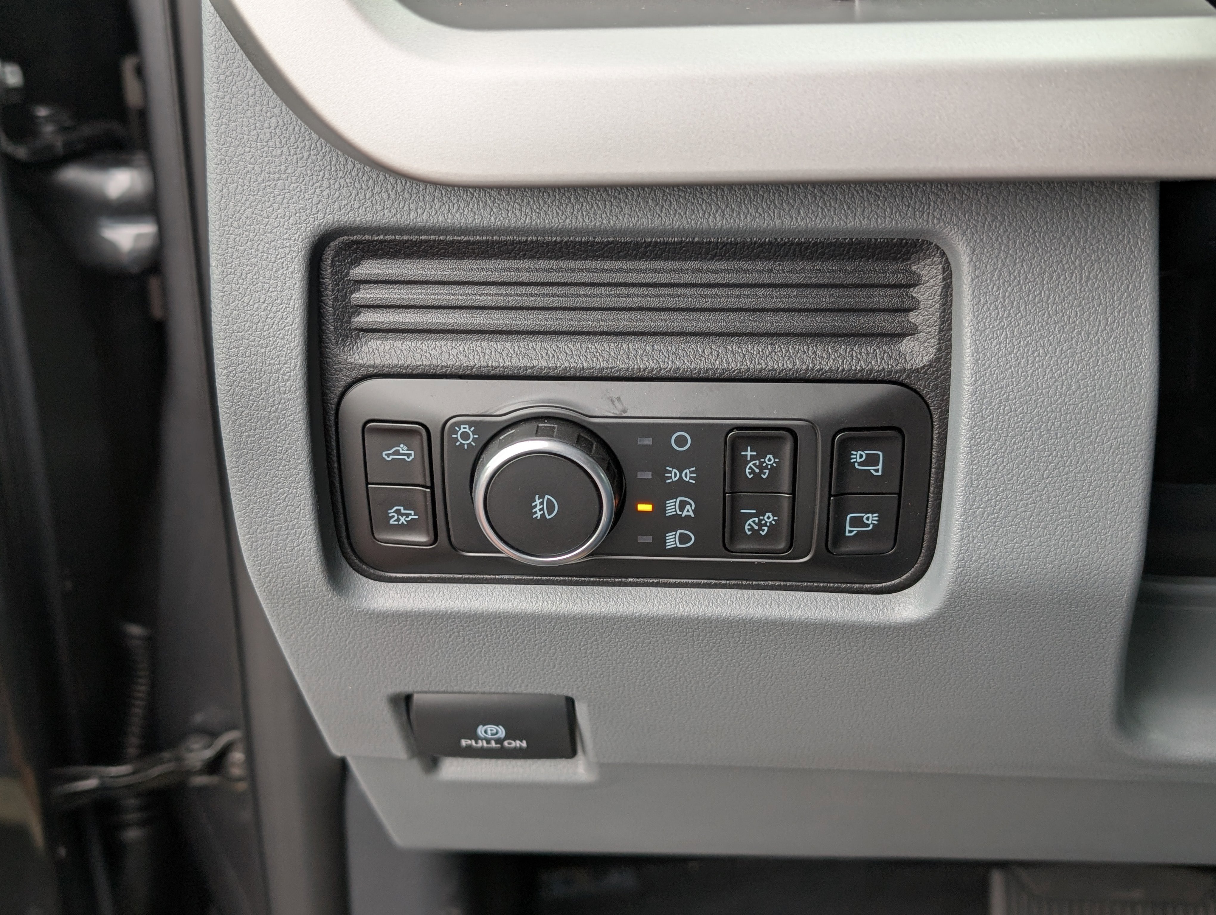 New 2026 Ford F350 XLT w/ XLT Premium Package image 18