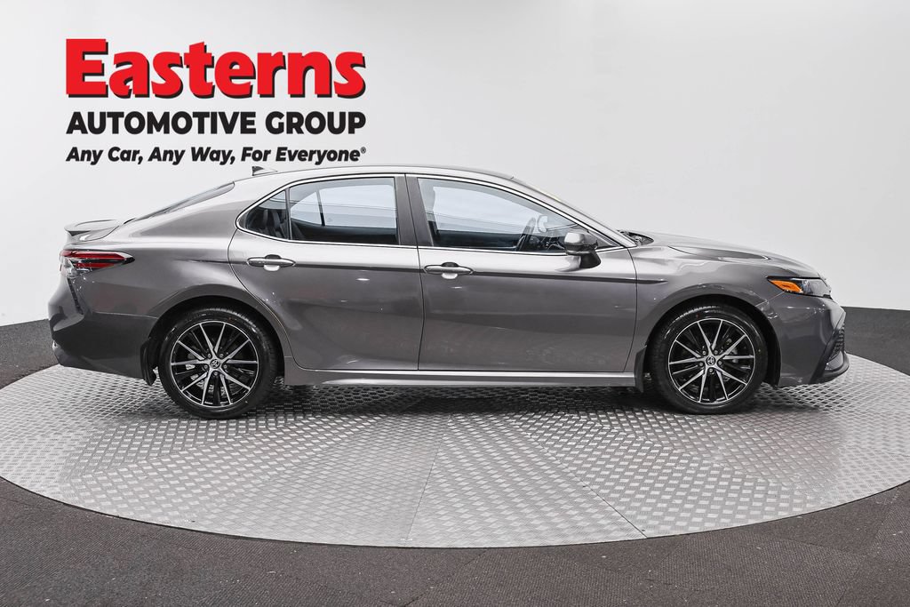 Used 2024 Toyota Camry SE FWD image 5