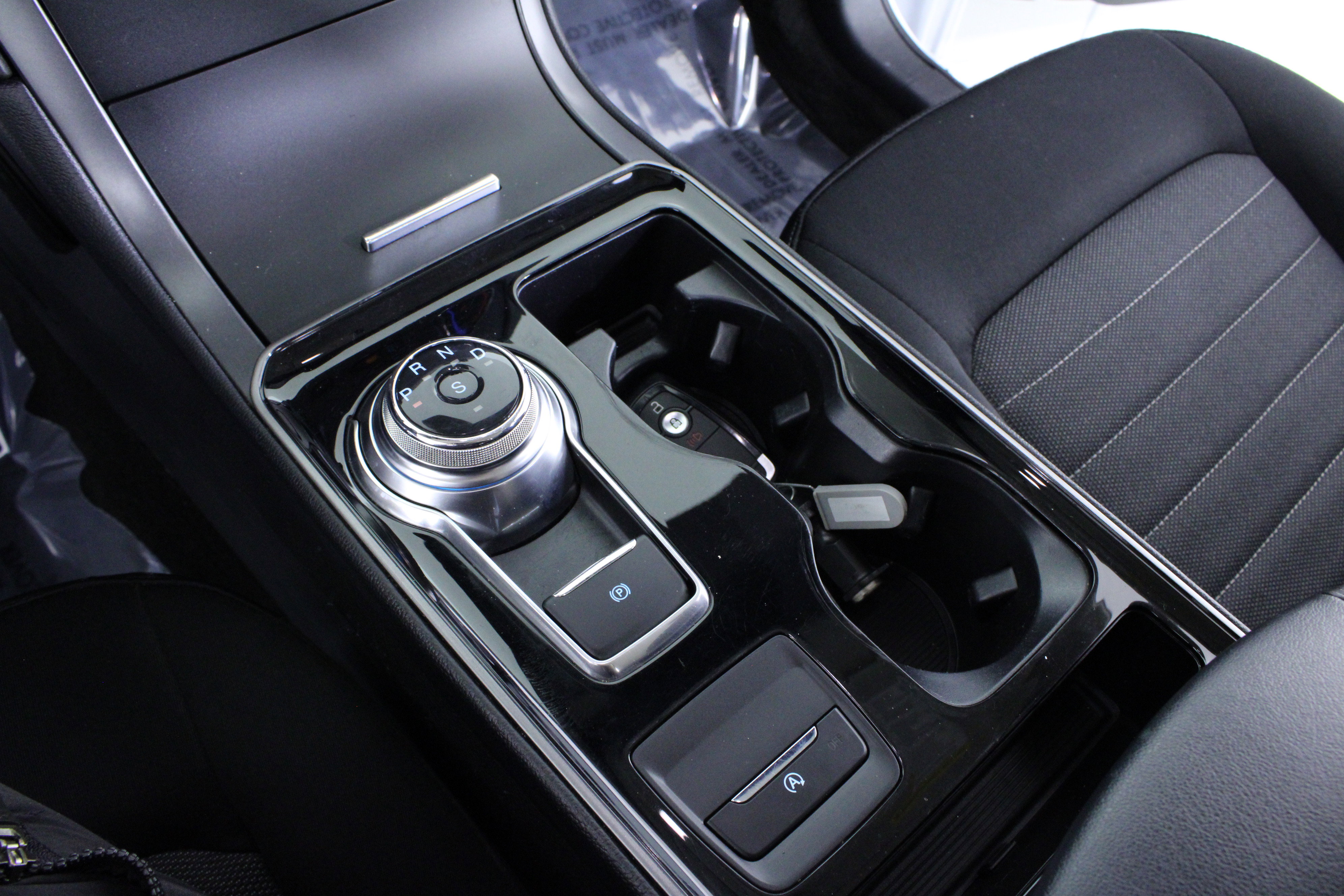 Used 2019 Ford Edge SE image 29