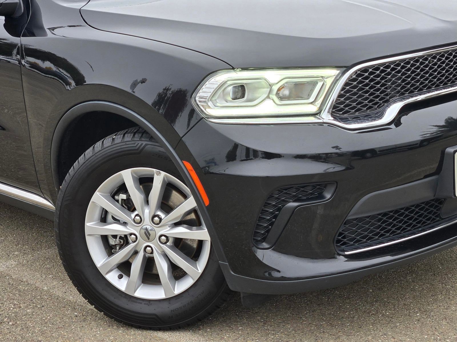 Used 2023 Dodge Durango SXT Launch Edition image 2
